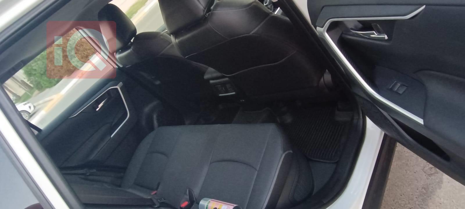 تويوتا راف 4